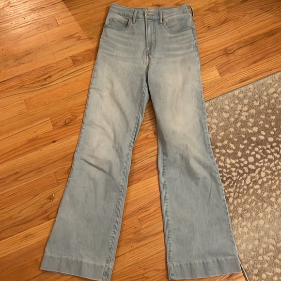 Everlane High Rise Flare - The Perfect Summer Beach Jean! - Picture 3 of 6